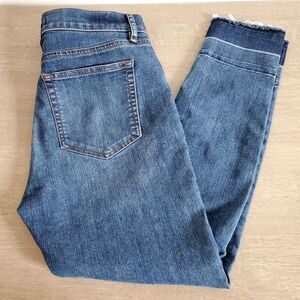 Loft Frayed Hem Cropped Skinny Jeans Size 6